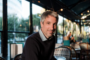 2022 - Portrait de l'humoriste et auteur Guillaume Meurice, a Paris thumbnail