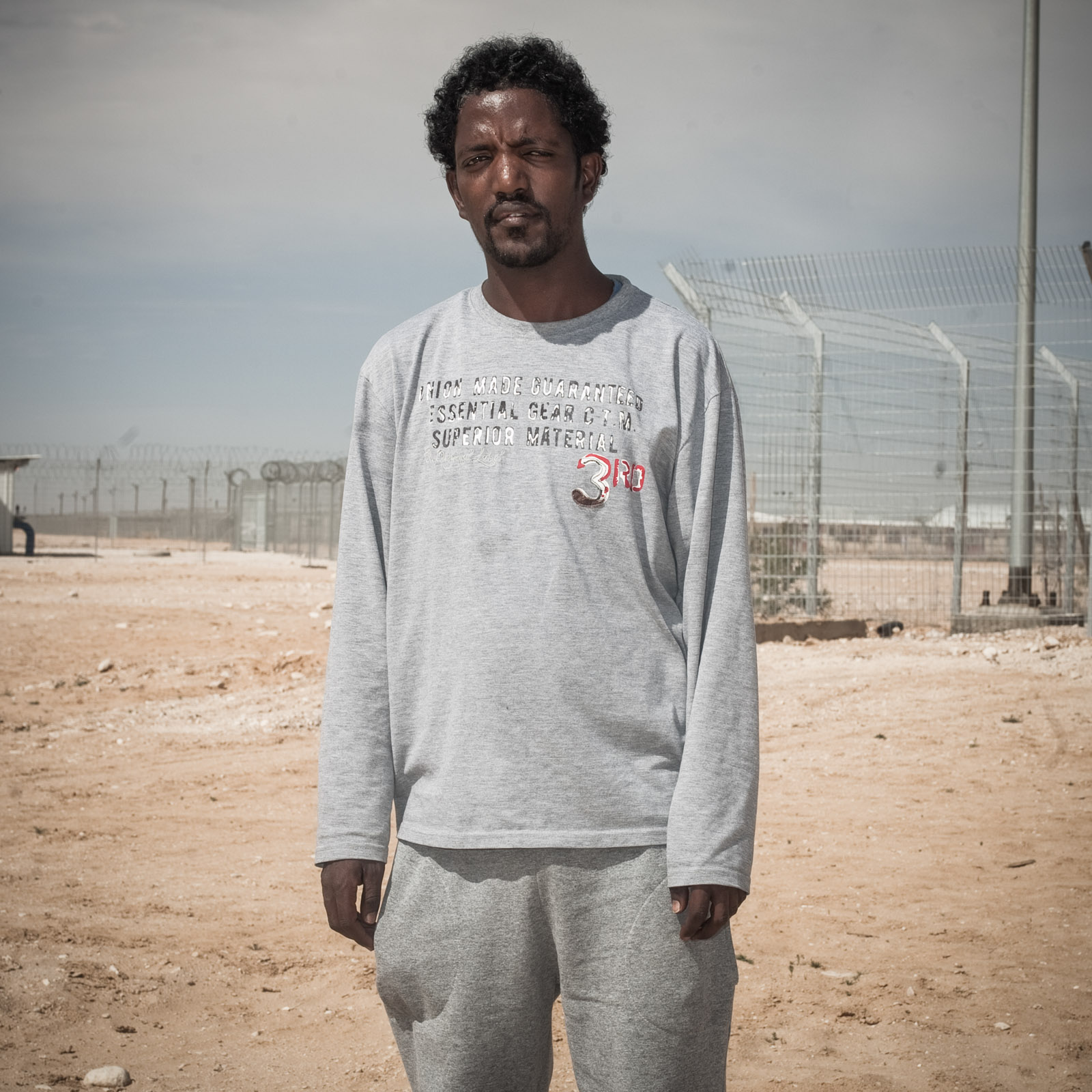 Holot : the desert prisoners